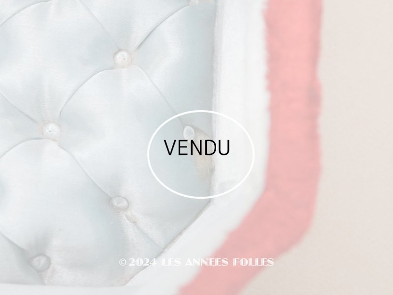 画像8: 19世紀末 アンティーク バカラ社のクリスタル香水瓶入り 裁縫箱 レッド＆パウダーブルー ベルベット＆シルククッション