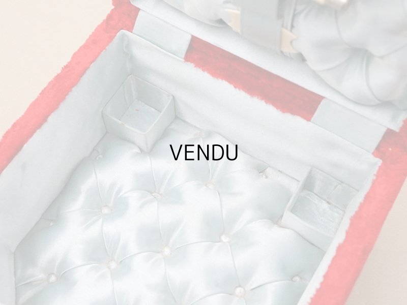 画像9: 19世紀末 アンティーク バカラ社のクリスタル香水瓶入り 裁縫箱 レッド＆パウダーブルー ベルベット＆シルククッション