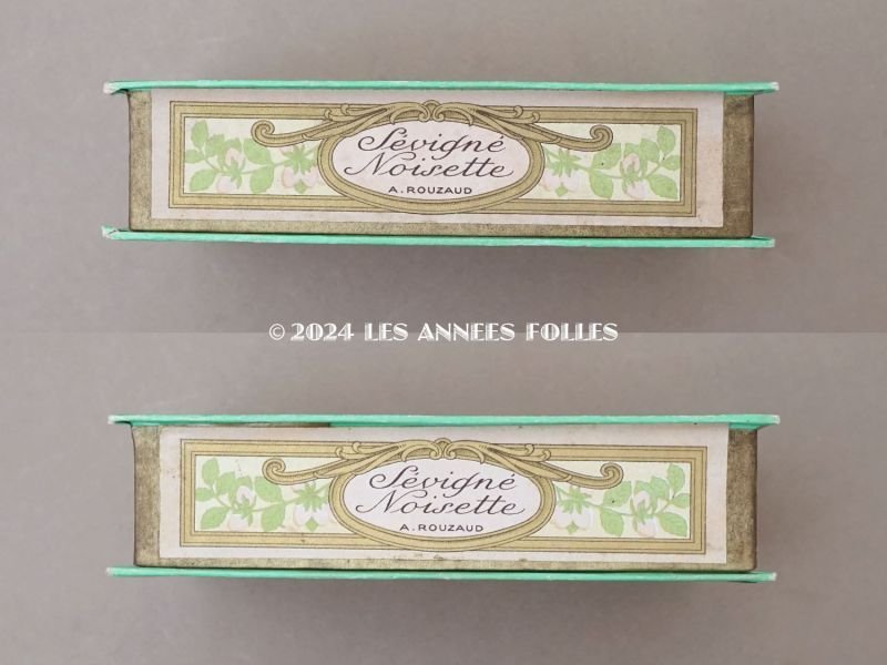 画像6: 19世紀末 アンティーク 『マルキーズ・ ドゥ・セヴィニエ』のお菓子箱  LES SEVIGNETTES GRIGNAN - MARQUISE DE SEVIGNE PARIS -