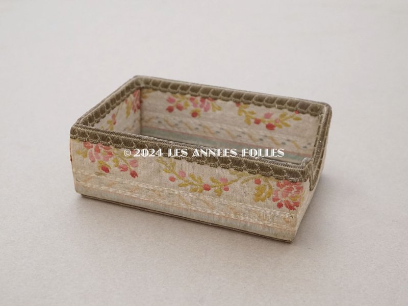 画像5: アンティーク 小さな小物入れ プリンセスの目覚め  花のジャガード織