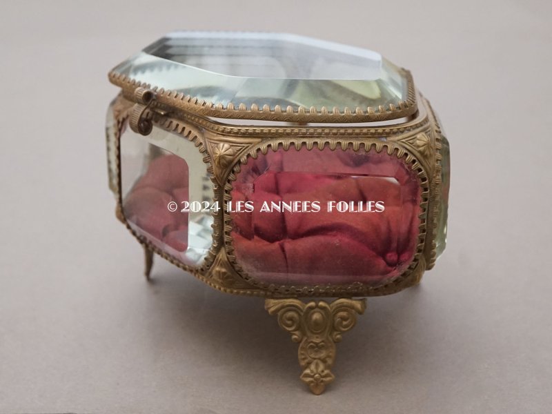 画像15: 19世紀 アンティーク 大きなジュエリーボックス 六角形 ワイン色のシルク製クッション