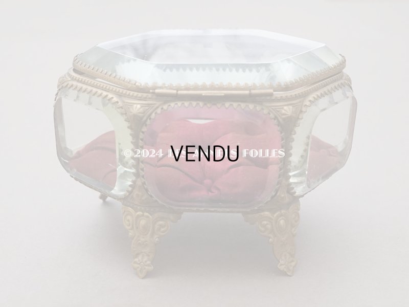 画像12: 19世紀 アンティーク 大きなジュエリーボックス 六角形 ワイン色のシルク製クッション