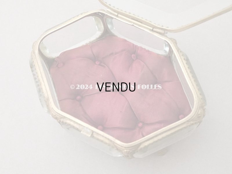 画像6: 19世紀 アンティーク 大きなジュエリーボックス 六角形 ワイン色のシルク製クッション