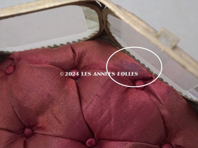 画像9: 19世紀 アンティーク 大きなジュエリーボックス 六角形 ワイン色のシルク製クッション