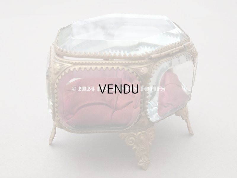 画像16: 19世紀 アンティーク 大きなジュエリーボックス 六角形 ワイン色のシルク製クッション