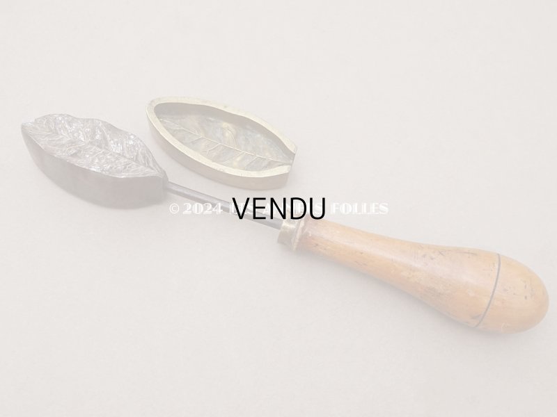 画像2: 19世紀末 アンティーク  こて リーフ 型押し 