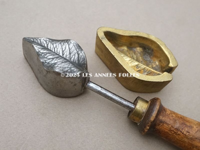 画像3: 19世紀末 アンティーク  こて リーフ 型押し