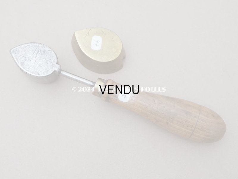 画像4: 19世紀末 アンティーク  こて 薔薇のリーフ 型押し 