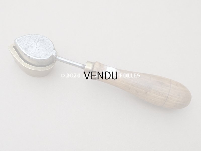 画像5: 19世紀末 アンティーク  こて 薔薇のリーフ 型押し 