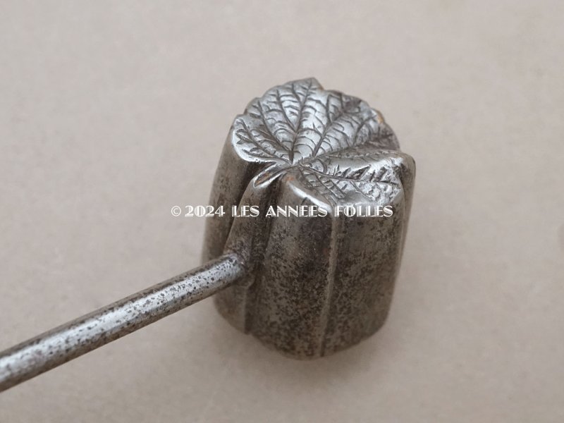 画像4: 19世紀末 アンティーク  こて リーフ 型押し 