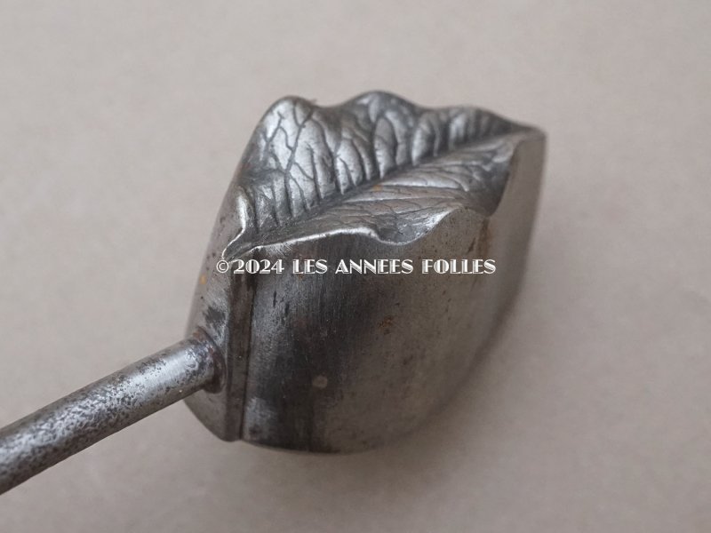 画像4: 19世紀末 アンティーク  こて リーフ 型押し