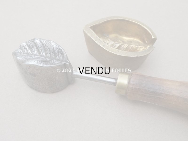 画像3: 19世紀末 アンティーク  こて 薔薇のリーフ 型押し 