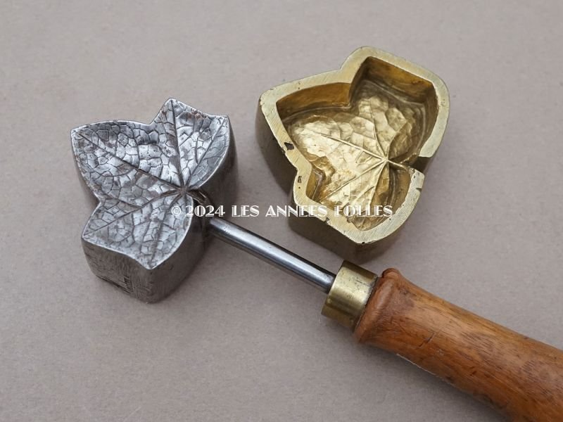 画像5: 19世紀末 アンティーク  こて & 抜き型 アイビーのリーフ 3点セット