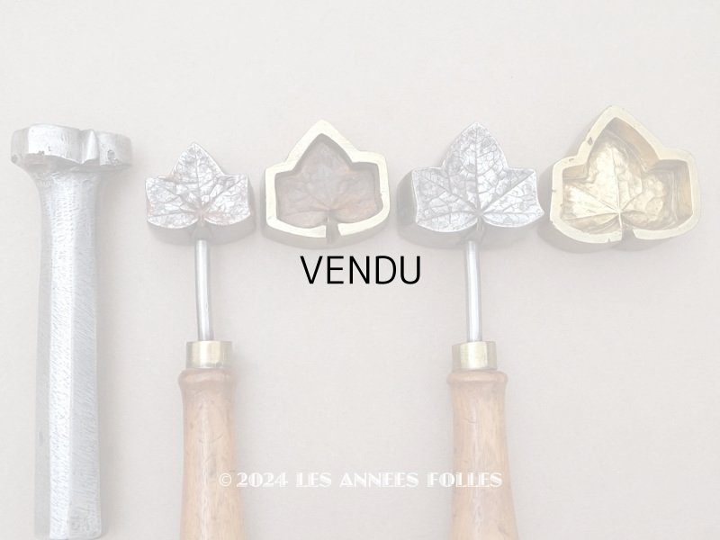 画像1: 19世紀末 アンティーク  こて & 抜き型 アイビーのリーフ 3点セット