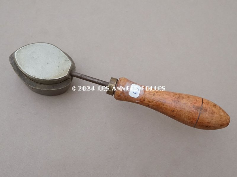 画像6: 19世紀末 アンティーク  こて リーフ 型押し