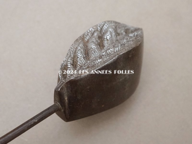 画像4: 19世紀末 アンティーク  こて リーフ 型押し 