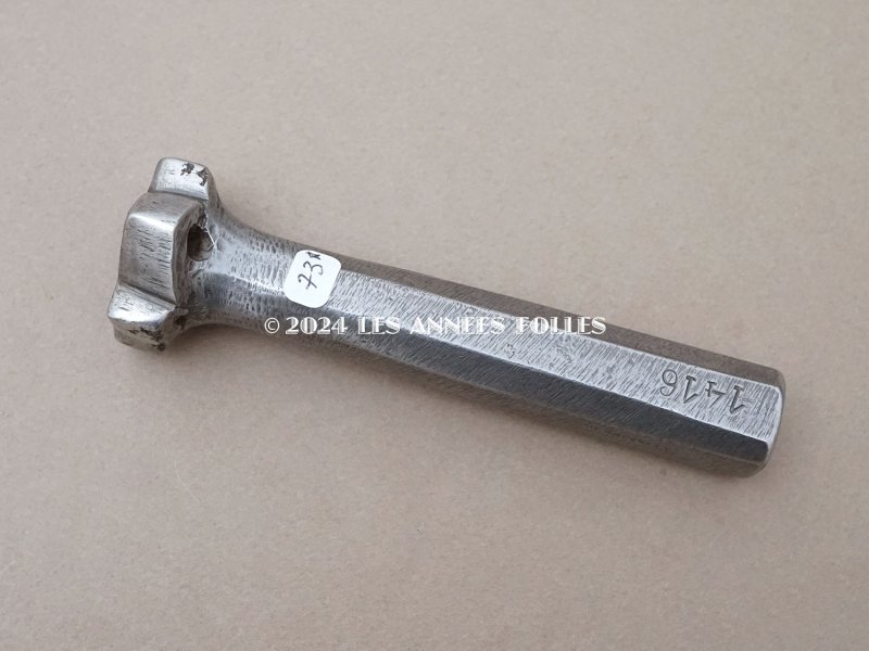 画像3: 19世紀末 アンティーク  こて & 抜き型 アイビーのリーフ 3点セット