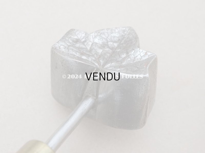 画像7: 19世紀末 アンティーク  こて & 抜き型 アイビーのリーフ 3点セット