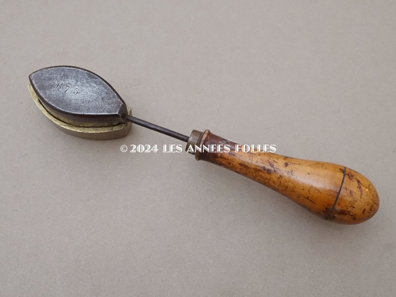 画像6: 19世紀末 アンティーク  こて リーフ 型押し 