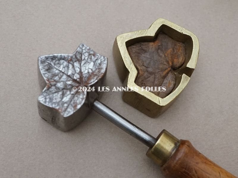 画像6: 19世紀末 アンティーク  こて & 抜き型 アイビーのリーフ 3点セット