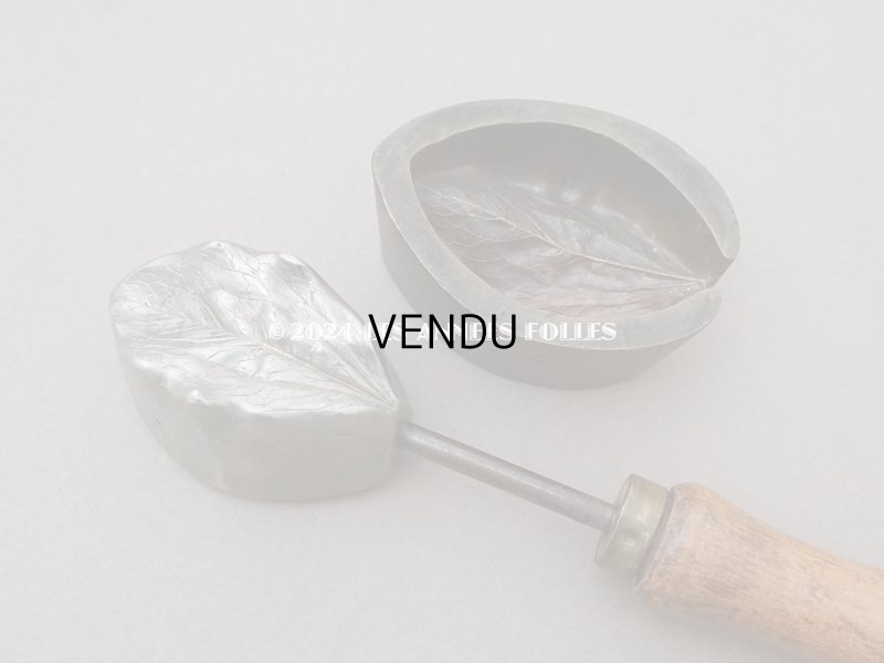 画像3: 19世紀末 アンティーク  こて リーフ 型押し 