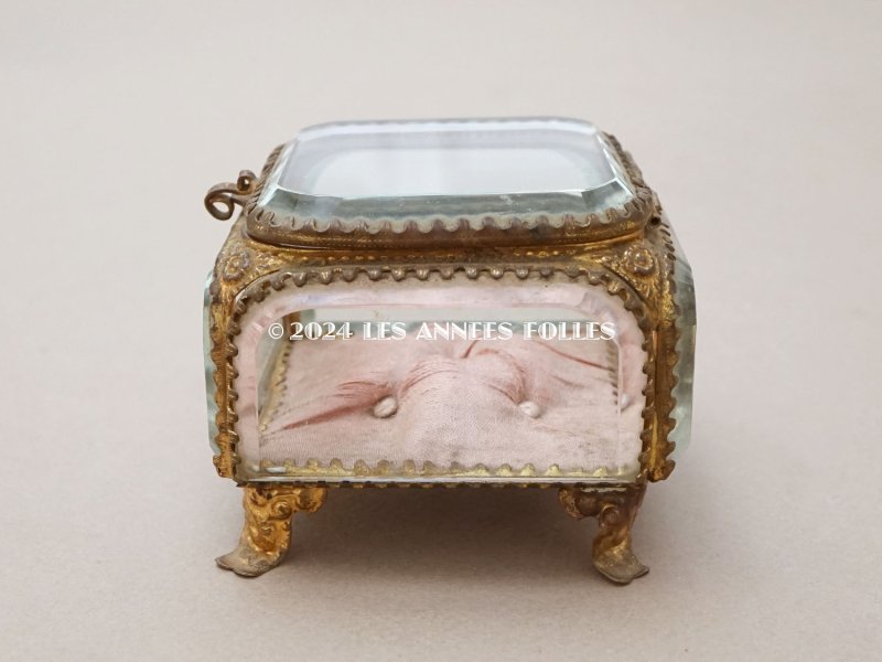 画像16: 19世紀末 アンティーク ジュエリーボックス ピンクのシルククッション