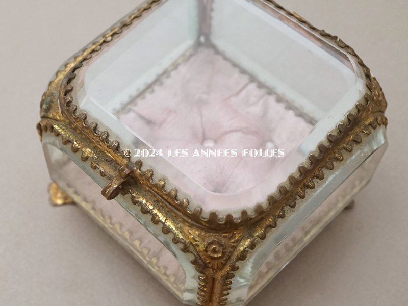 画像7: 19世紀末 アンティーク ジュエリーボックス ピンクのシルククッション