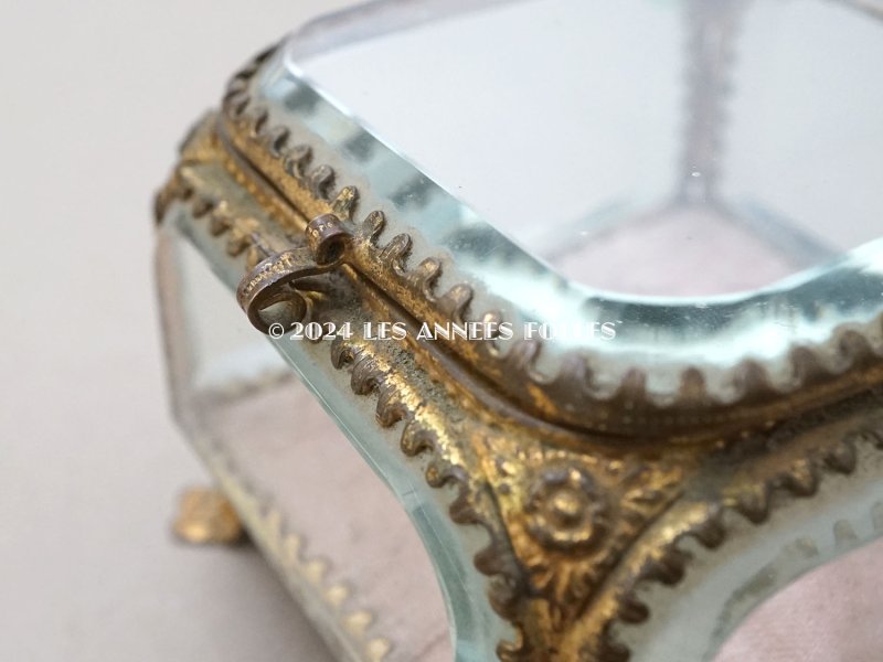 画像8: 19世紀末 アンティーク ジュエリーボックス ピンクのシルククッション