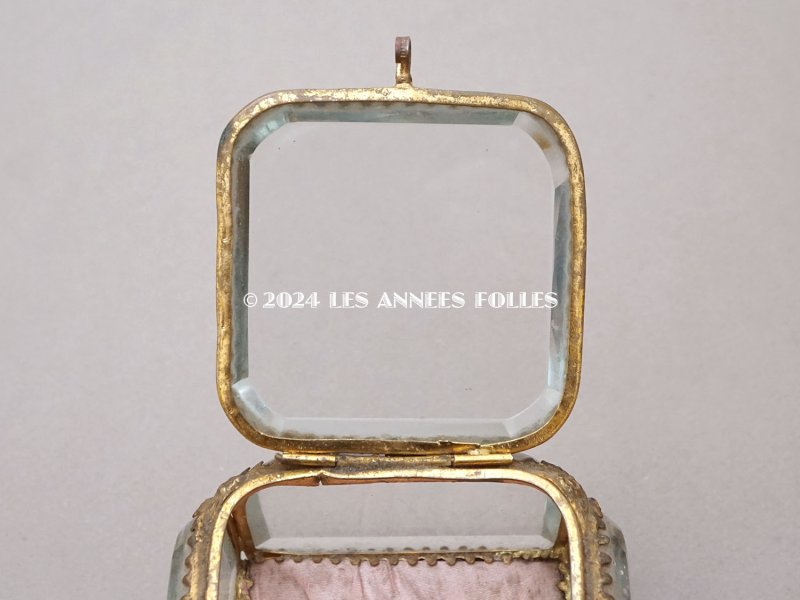 画像10: 19世紀末 アンティーク ジュエリーボックス ピンクのシルククッション