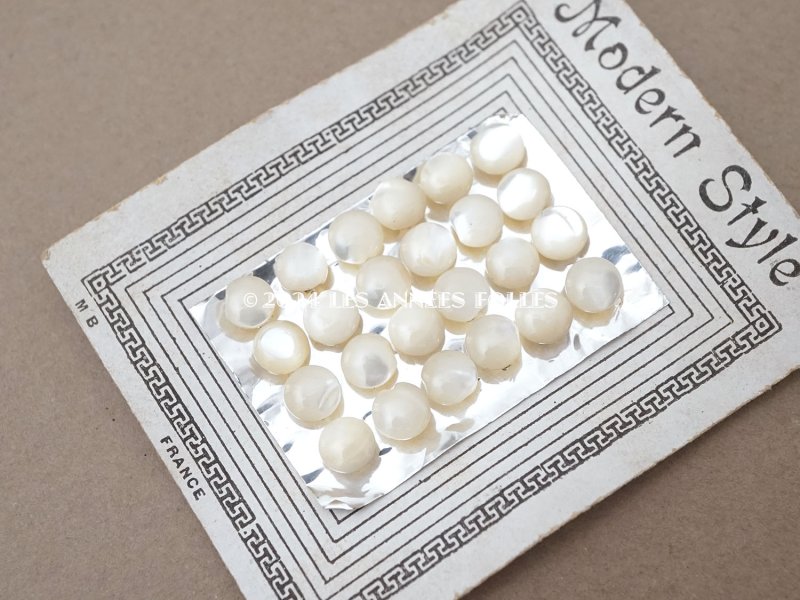 画像3: アンティーク マザーオブパール製 極小 ボタン 5mm パールホワイト 24ピース シェルボタン