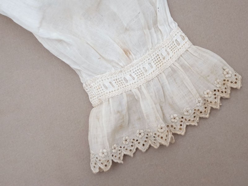 画像20: アンティーク ドール＆ベビー用 花刺繍のブラウス ホワイトワーク&レース