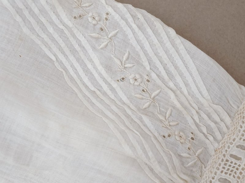 画像14: アンティーク ドール＆ベビー用 花刺繍のブラウス ホワイトワーク&レース