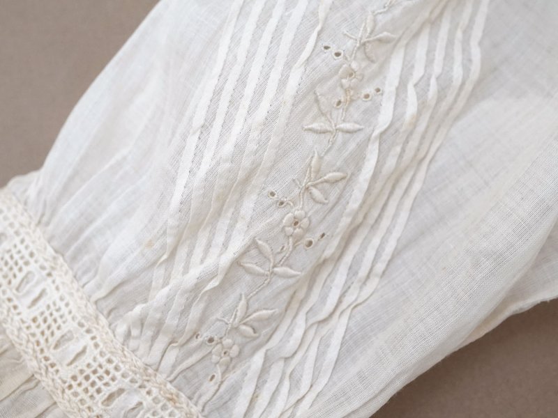 画像10: アンティーク ドール＆ベビー用 花刺繍のブラウス ホワイトワーク&レース