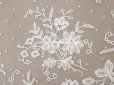 画像4: 19世紀末 アンティーク 幅広34cm アプリカシオン・アングルテール 3.05m 草花のブーケ＆ガーランド オフホワイト ボビンレース