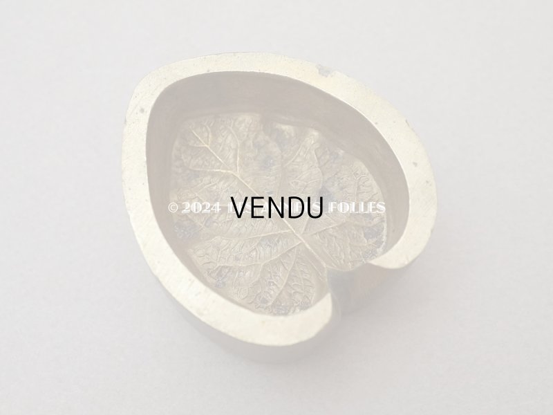 画像3: 19世紀末 アンティーク  こて 菫のリーフ 型押し 