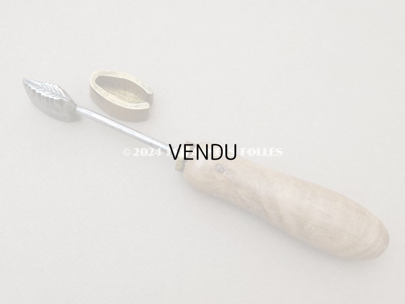 画像2: 19世紀末 アンティーク こて リーフ 型押し 