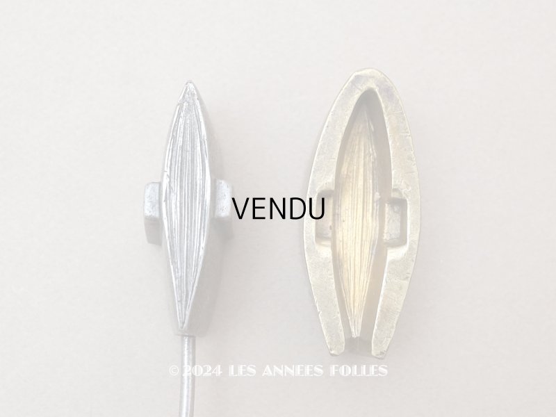 画像1: 19世紀末 アンティーク こて 花びら 型押し 