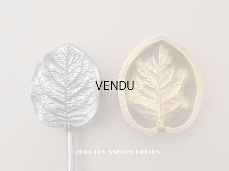 画像1: 19世紀末 アンティーク こて リーフ 型押し 