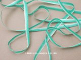19世紀末 アンティーク シルク製 ロココ調 フリルリボン グリーン 7mm幅 リボン刺繍 & ロココトリム用 リボン
