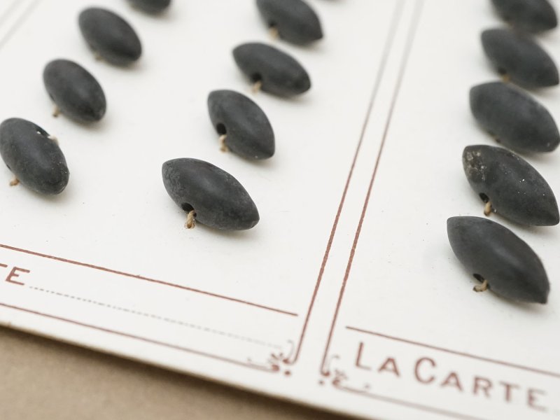 画像6: アンティーク ボタン 黒 ナベット型 36ピースのセット 12×5mm