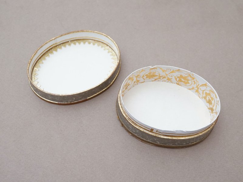 画像5: 19世紀 アンティーク 小さなチョコレートボックス お菓子箱