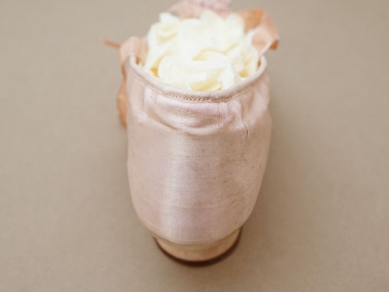 画像18: 1900年頃 アンティーク リボン付きシューズ パウダーピンクのシルクサテン 