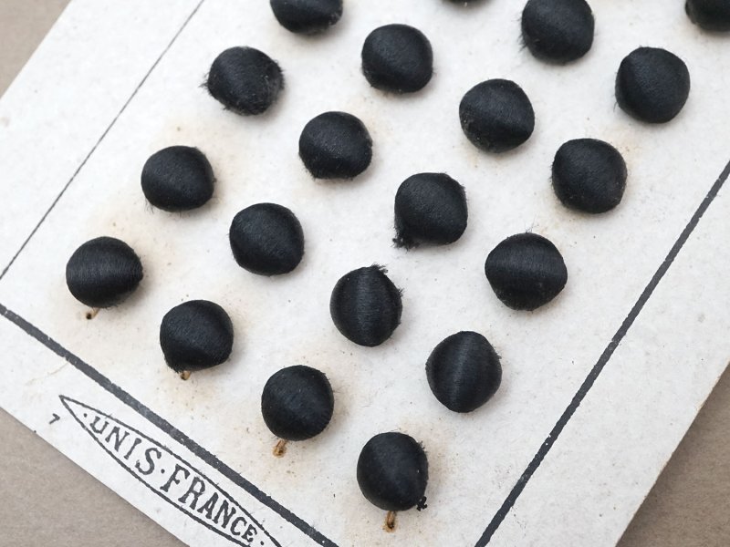 画像5: アンティーク シルクサテンのくるみボタン 8mm 黒 24ピース NOUVEAUTE - UNIS FRANCE -