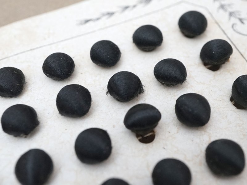 画像12: アンティーク シルクサテンのくるみボタン 8mm 黒 24ピース NOUVEAUTE - UNIS FRANCE -
