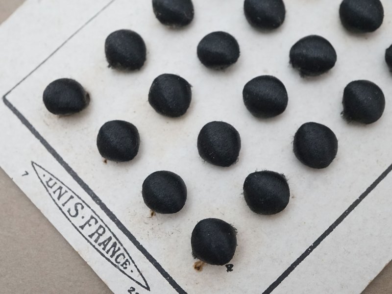 画像17: アンティーク シルクサテンのくるみボタン 8mm 黒 24ピース NOUVEAUTE - UNIS FRANCE -