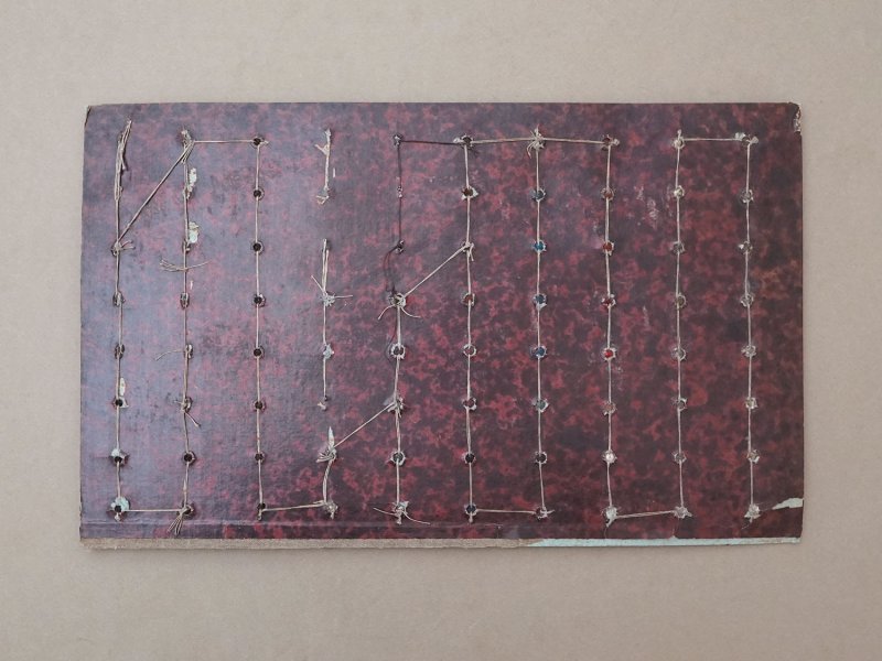 画像16: 19世紀 アンティーク小さなくるみボタンのサンプラー 80ピース