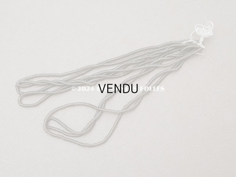 画像2: 1900年頃 アンティーク ゼラチン製 極小1.5mm スパンコール シルバー