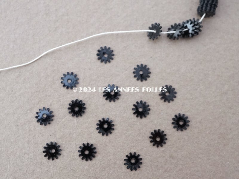 画像2: アンティーク ゼラチン製 スパンコール 花 フラワー 5mm 黒 200ピースのセット