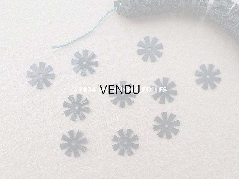 画像2: アンティーク ゼラチン製 スパンコール 花 フラワー 6mm 黒 100ピースのセット