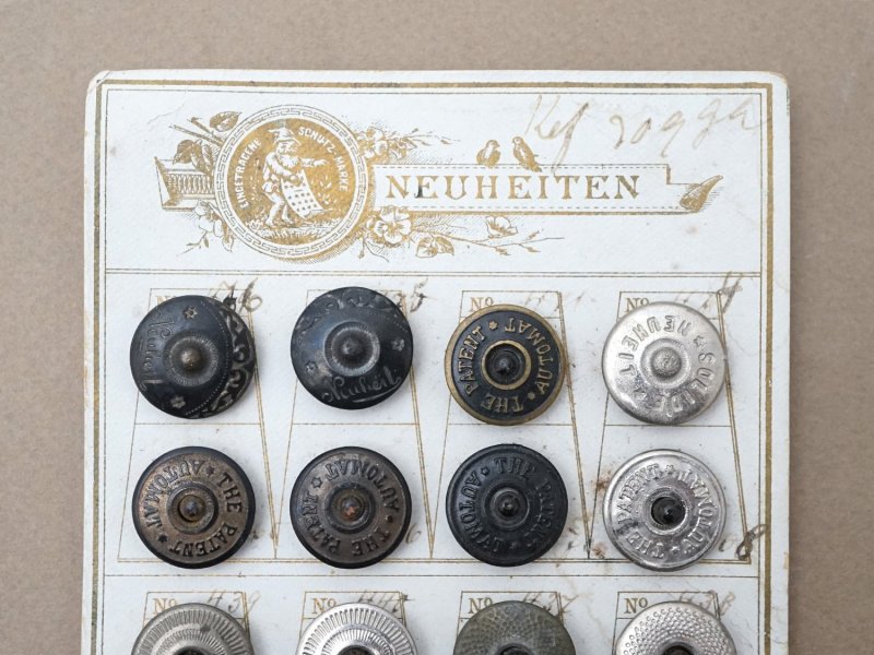 画像3: 1900年頃 アンティーク ワークウェア用 ボタンのサンプラー